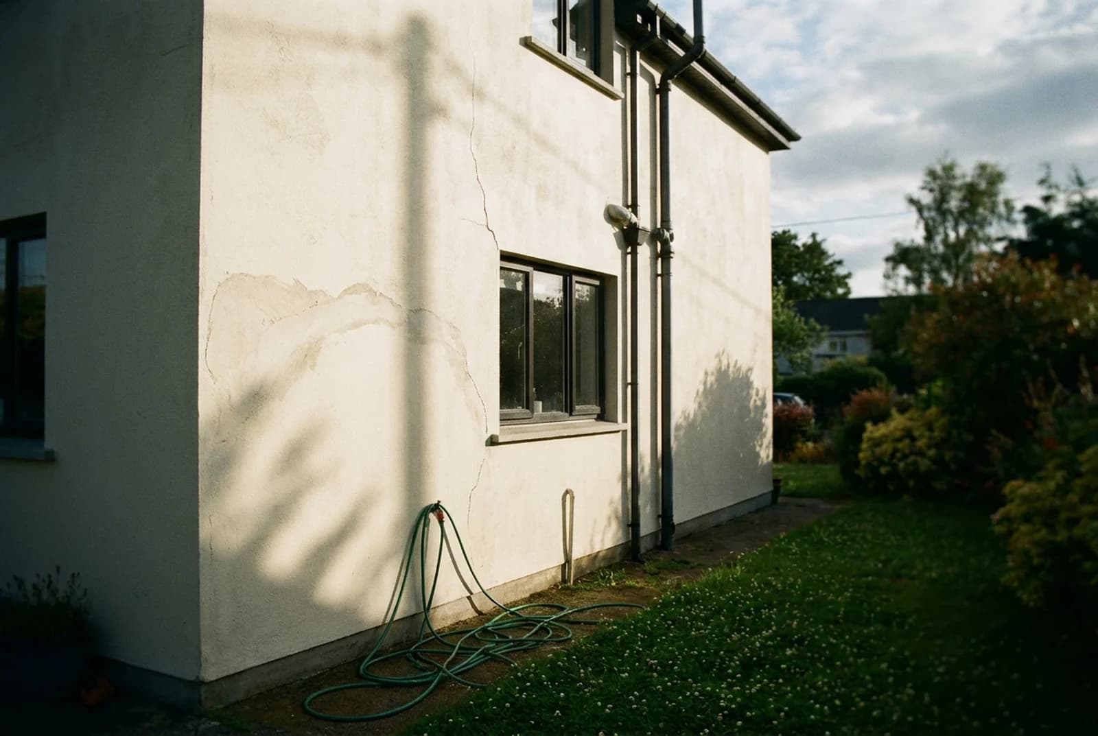 Fasády pred a po vyčistení — po